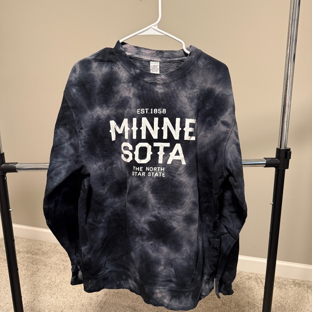 MN crewneck